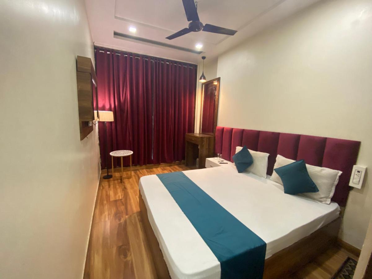 Hotel 56 - 200 Meter From Golden Temple Amritsar Exterior foto